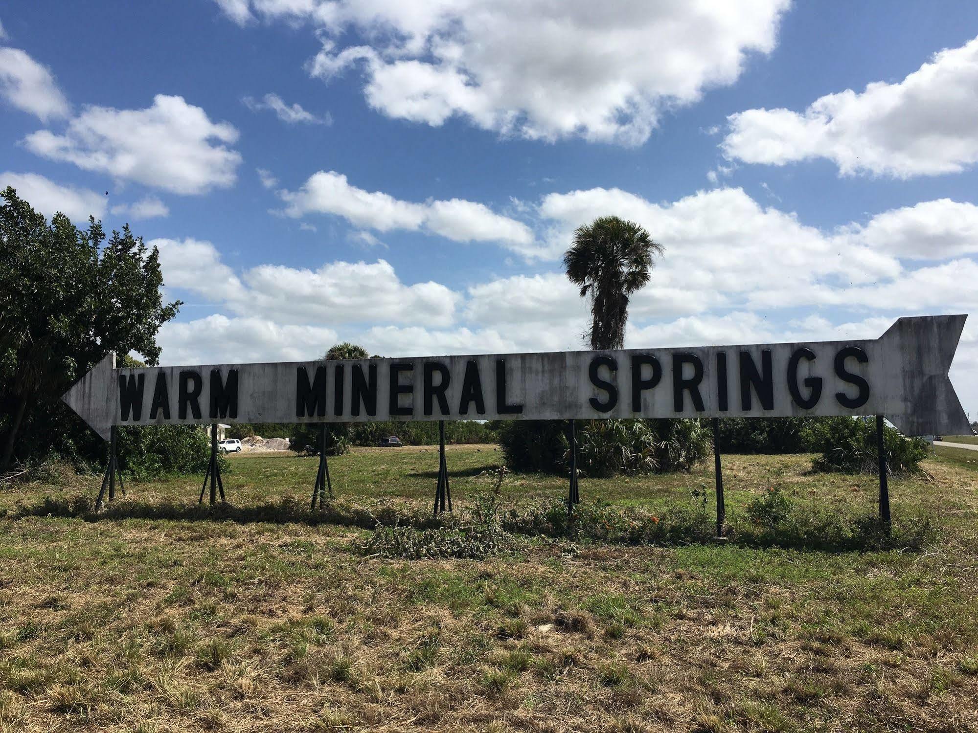 Warm Mineral Springs Motel 北港 外观 照片
